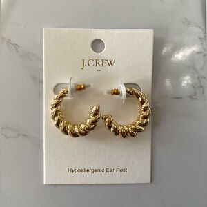 J. CREW SMALL HOOP EARRINGS IN GOLD NEW WITH TAG